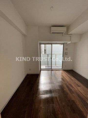 メインステージ西天満 T’s squareの居間・リビング|ゆったりとした居間です