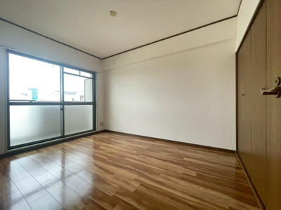 【洋室】 | ポート・パレ