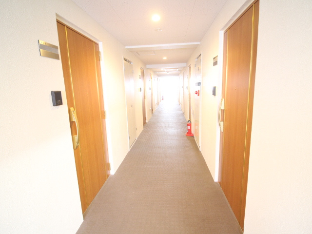 グランレブリー洛西口のロビー