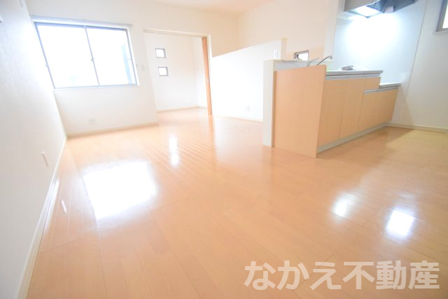 【居間・リビング】 | こちらの居間で趣味の時間をお楽しみください