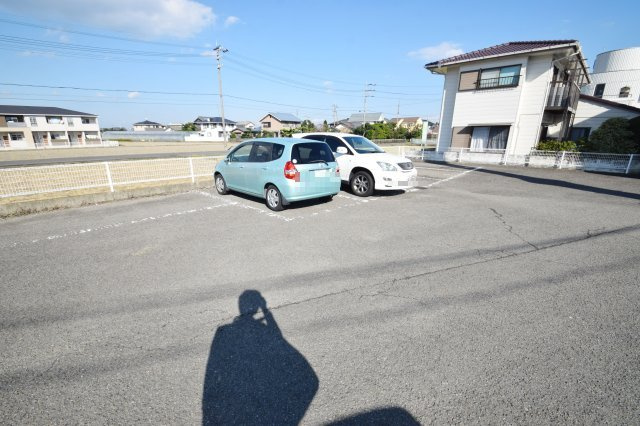 【駐車場】 | 駐車場に車を止められます