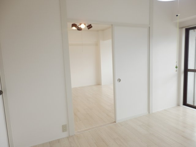 上町サンタウンの洋室