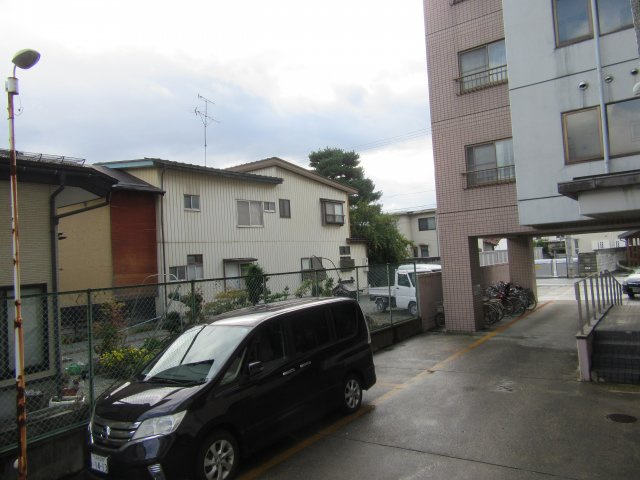 上町サンタウンの駐車場