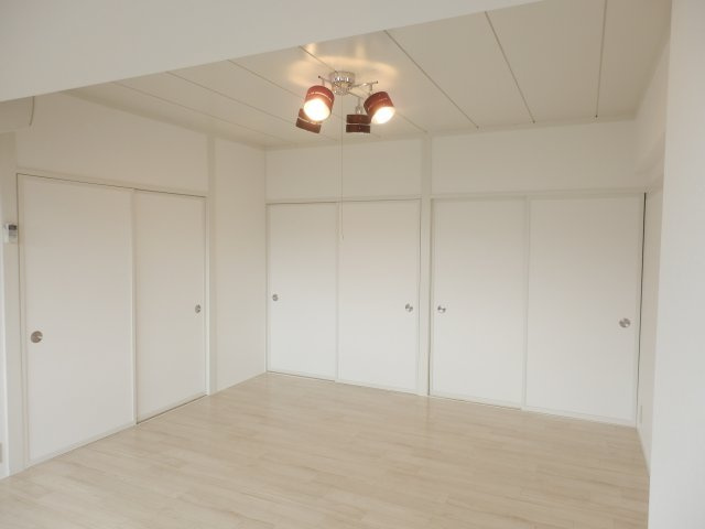 上町サンタウンの居間・リビング
