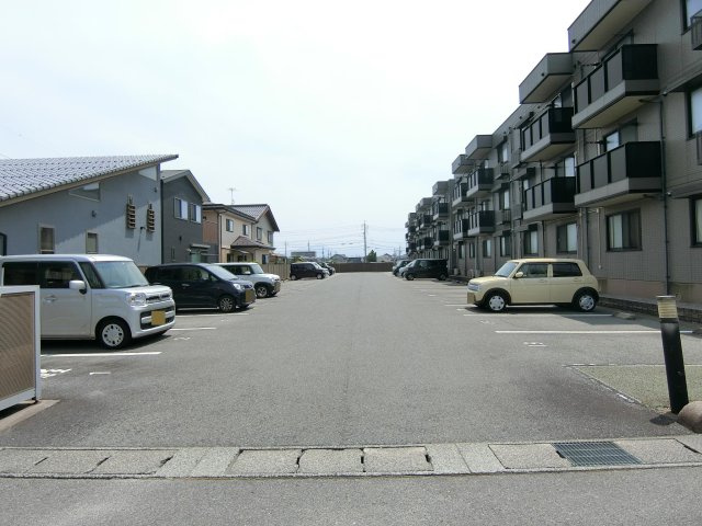 マンマミーヤ　A棟の駐車場