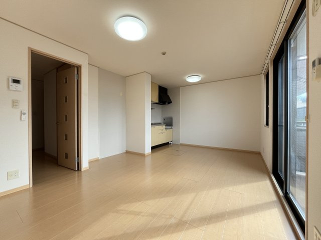 マンマミーヤ　A棟の居間・リビング|イメージ105号室の写真