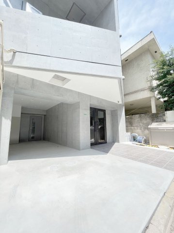 ラシクラス麹町のエントランス|広々したエントランススペース！