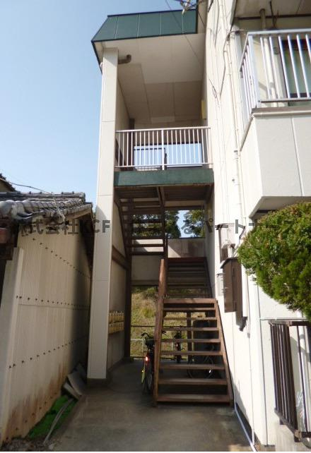 青柳ハイツのエントランス