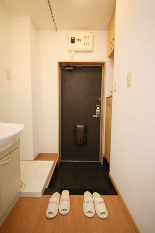 エンペラー内堀の玄関