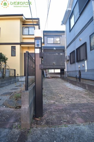 西区指扇　中古一戸建ての駐車場