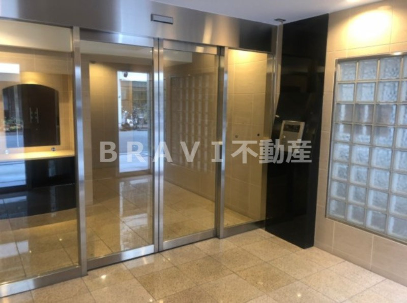 HERITAGE夕陽丘 BRAVI不動産のロビー|【HERITAGE夕陽丘】清潔感あるロビーです