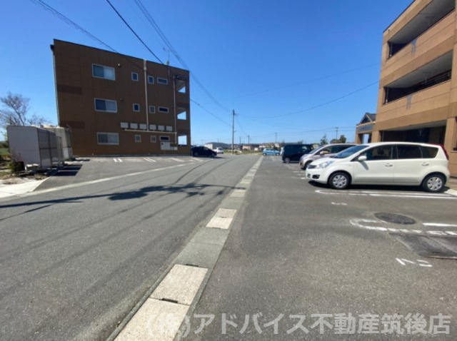 筑後市大字長浜の賃貸マンションの駐車場