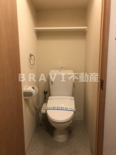 HERITAGE夕陽丘 BRAVI不動産のトイレ|【HERITAGE夕陽丘】清潔感のあるトイレ