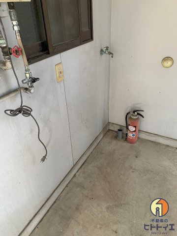 西江コーポ１の駐車場