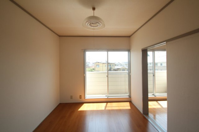 【寝室】 | グリーンハイツ | 使い勝手のいい寝室です