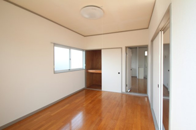 【居間・リビング】 | グリーンハイツ | 南西洋室です