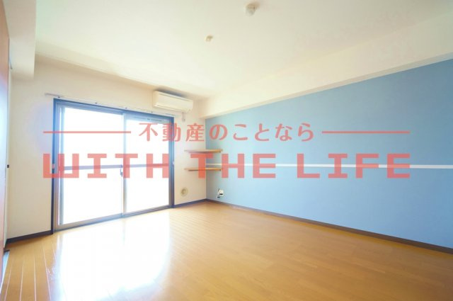 すかる梅満【キャッシュバック対象物件】の居間・リビング|ゆったりとした居間です