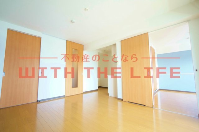 すかる梅満【キャッシュバック対象物件】の居間・リビング|使いやすいリビングです