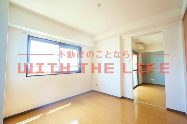 すかる梅満【キャッシュバック対象物件】の洋室|明るい洋室です