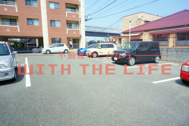 すかる梅満【キャッシュバック対象物件】の駐車場|駐車場完備です