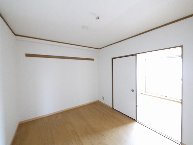 エトワール生駒の子供部屋|子供のお昼寝に使えるお部屋です