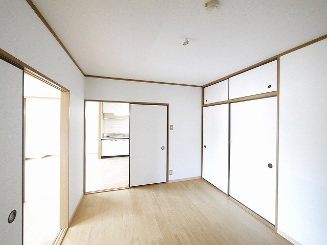 エトワール生駒の洋室|コンパクトで使いやすい洋室です