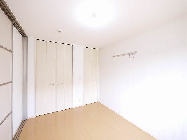 タウン ビビ　Ｂ棟の洋室|落ち着いた色調の洋室です