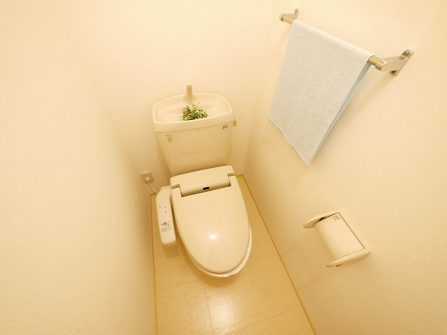 タウン ビビ　Ｂ棟のトイレ|ゆったりとした空間のトイレです