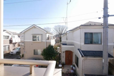 【展望】 | 西東京市向台町　中古戸建 | 景色を遮るものがないと、陽の光を長い時間浴びられます。空気も澄んでいるように感じますね。