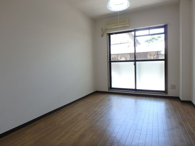 グランメール永和の洋室