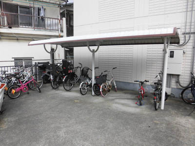 【その他共用部分】 | ウエルコート大桐 | 屋根付きの駐輪場です