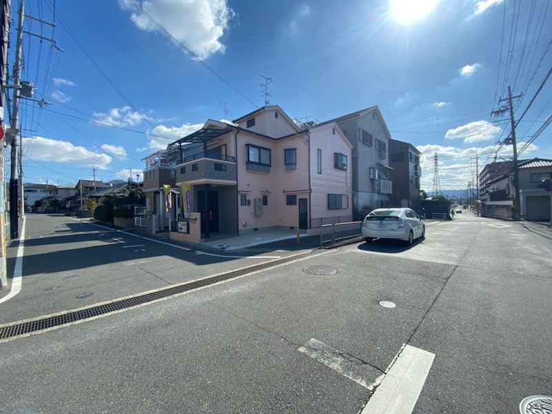 交野市幾野１丁目　戸建ての前面道路含む現地写真|■角地はやっぱりいいですね♪♪