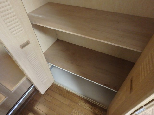 グランドオーク高井田の収納