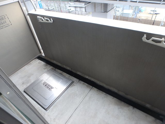グランドオーク高井田のバルコニー