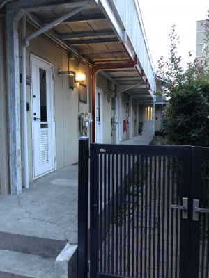 【外観】 | ヘレスブロット | アパート外観　玄関側