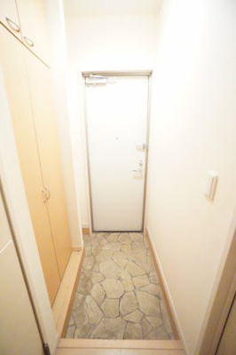 【玄関】 | リビングタウン稲毛の杜 B | ※クリーニング前のお部屋です
