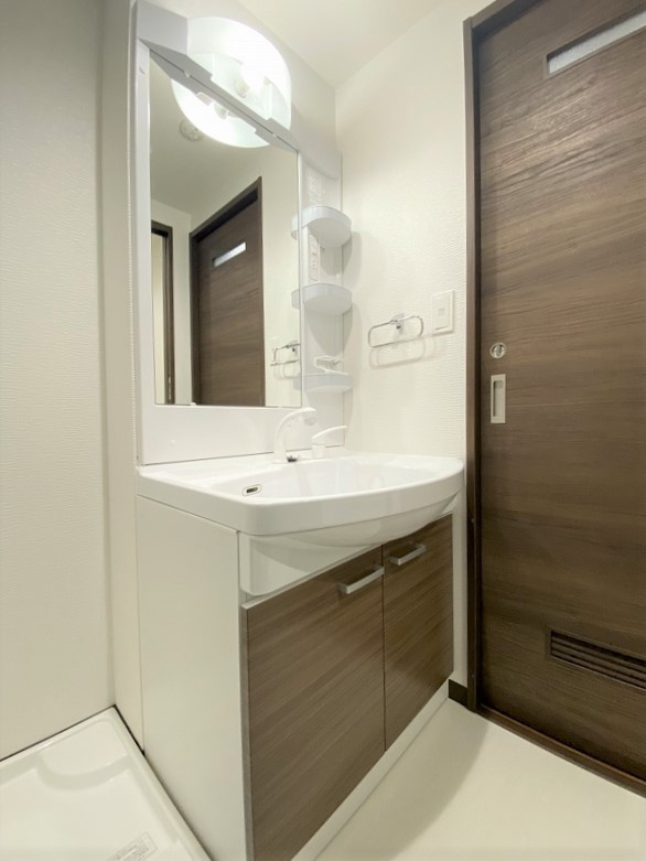 SaintJurienVillage（ｻﾝｼﾞｭﾘｱﾝ ｳﾞｨﾗｰｼﾞｭ）の独立洗面台