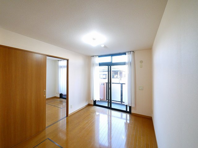 セントポーリアの洋室|落ち着いた色調の洋室です