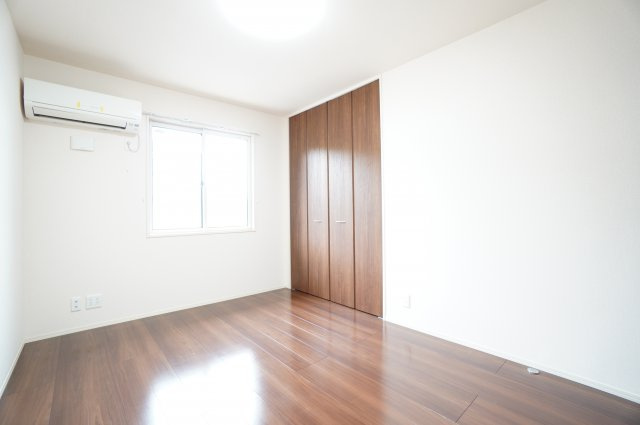 【寝室】 | ソウソウ | ※同物件・反転タイプの写真です。