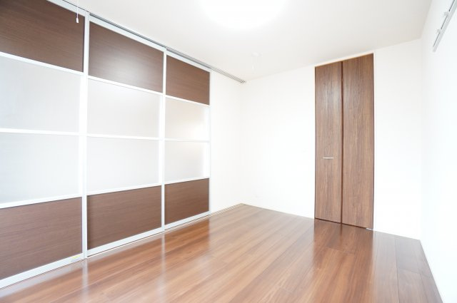 【洋室】 | ソウソウ | ※同物件・反転タイプの写真です。