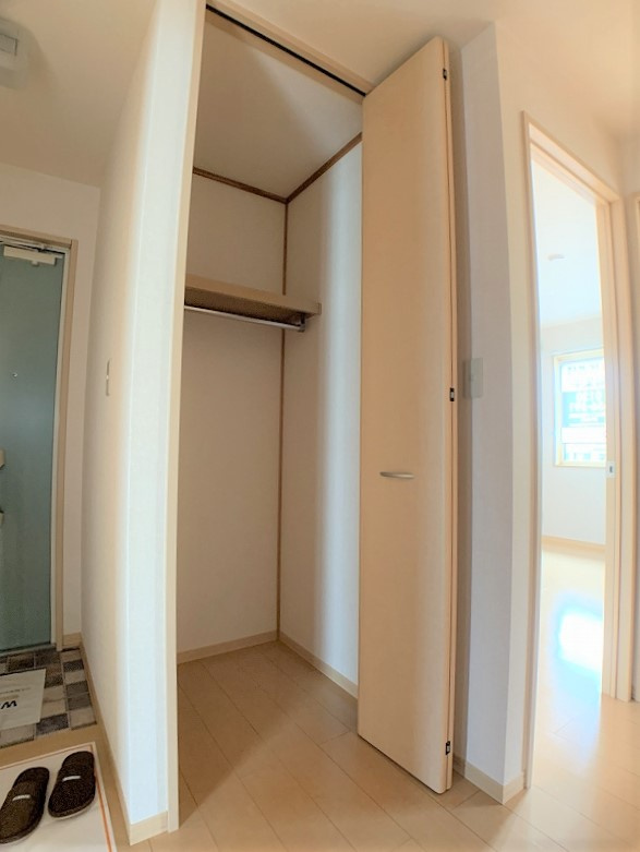 リビングタウン向中野Eの収納