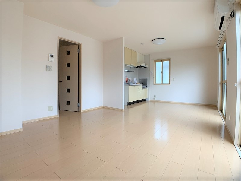 リビングタウン向中野Eの居間・リビング