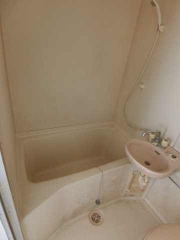 フローレンス勝田1号棟の浴室