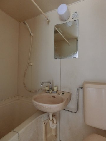 フローレンス勝田1号棟の洗面所