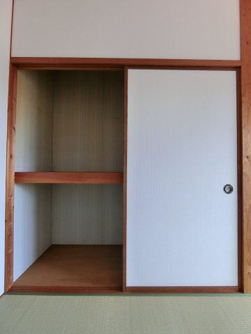 フローレンス勝田2号棟の収納