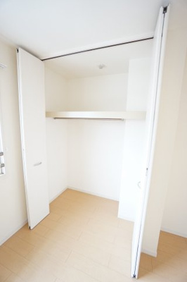 【収納】 | リビングタウン稲毛の杜 B | ※同物件・反転タイプの写真です。