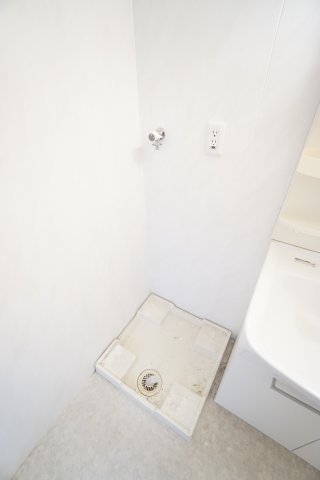 【洗面所】 | リビングタウン稲毛の杜 B | ※同物件・反転タイプの写真です。


