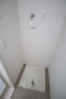 【設備】 | ＯＬＩＶＥＮ ＨＡＵＳ高辺 | 室内洗濯機置場