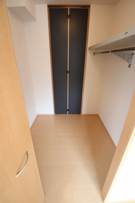 【収納】 | ＯＬＩＶＥＮ ＨＡＵＳ高辺 | ウォークスルークローゼット