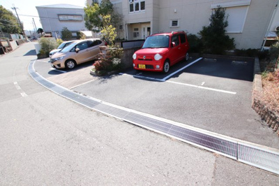 【駐車場】 | ＯＬＩＶＥＮ ＨＡＵＳ高辺